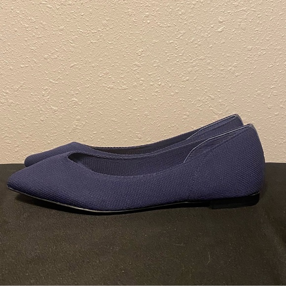 Corso Como Women's Navy Blue Slip On Ballet Flats Pointed Toe Size 6M - Picture 3 of 6